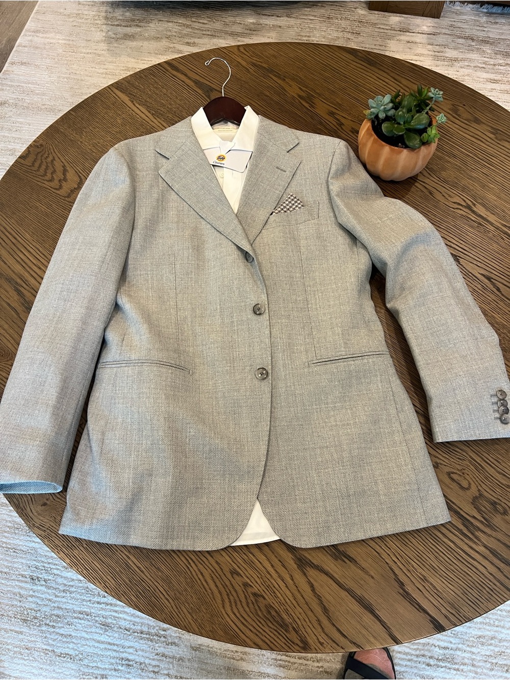 Suitsupply Light Gray Three-Button Men’s Suit